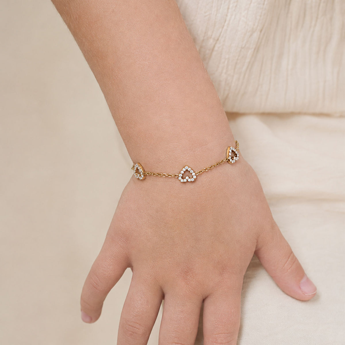 Kinderarmbandje - Diamanten hartjes